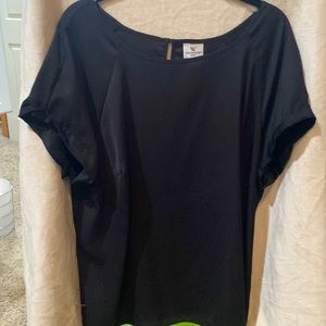 Blk 2x worthington woman shirt